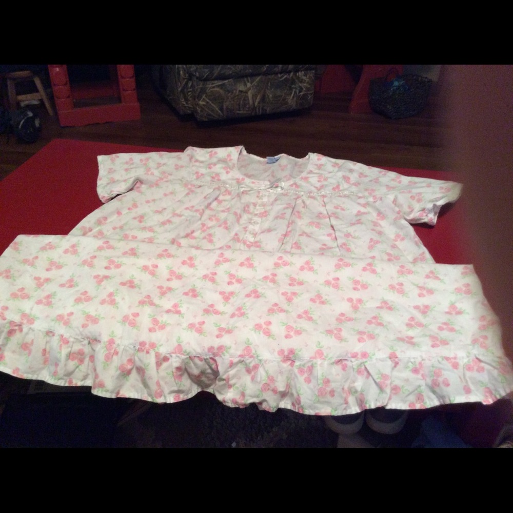 Lane Bryant 1X Full length gown.  Too big for me.  Worn maybe 3 times.